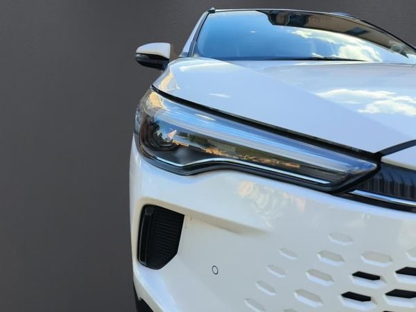 2025-Toyota-Corolla-Cross-18-XS image:19