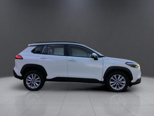 2025-Toyota-Corolla-Cross-18-XS image:7