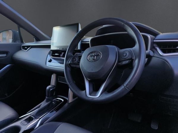 2025-Toyota-Corolla-Cross-18-XS image:8