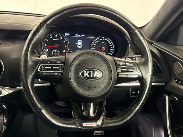 2018-Kia-Stinger-33-V6-GT image:11