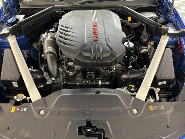 2018-Kia-Stinger-33-V6-GT image:12