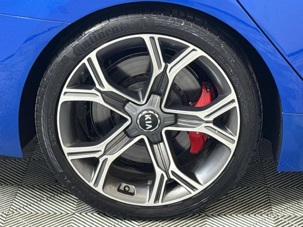 2018-Kia-Stinger-33-V6-GT image:5