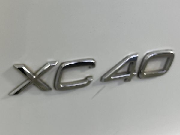 2018-Volvo-XC40-D4-Momentum-AWD image:11