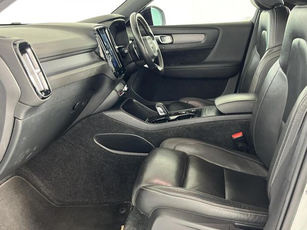 2018-Volvo-XC40-D4-Momentum-AWD image:8