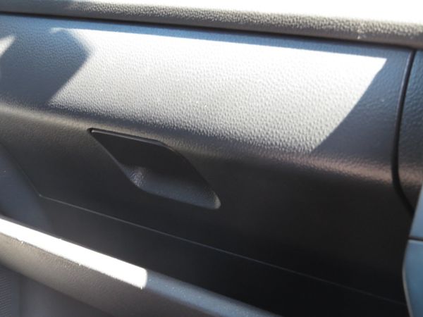 2014-Volkswagen-Polo-Vivo-14-Trendline-5-dr image:13