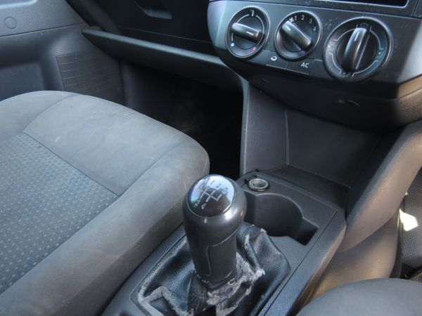 2014-Volkswagen-Polo-Vivo-14-Trendline-5-dr image:18