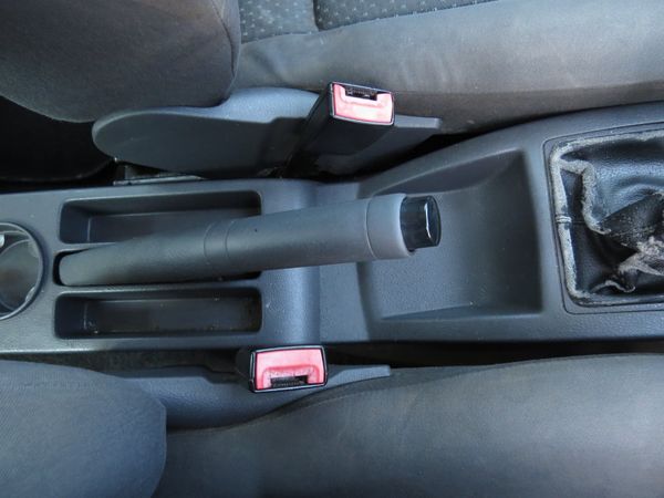 2014-Volkswagen-Polo-Vivo-14-Trendline-5-dr image:19