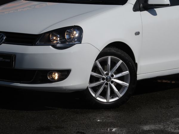 2014-Volkswagen-Polo-Vivo-14-Trendline-5-dr image:3