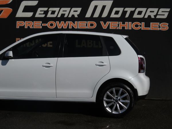 2014-Volkswagen-Polo-Vivo-14-Trendline-5-dr image:5