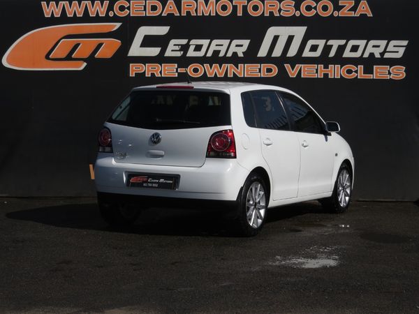 2014-Volkswagen-Polo-Vivo-14-Trendline-5-dr image:8