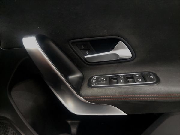 2019-Mercedes-Benz-A-Class-A-200-Auto image:14
