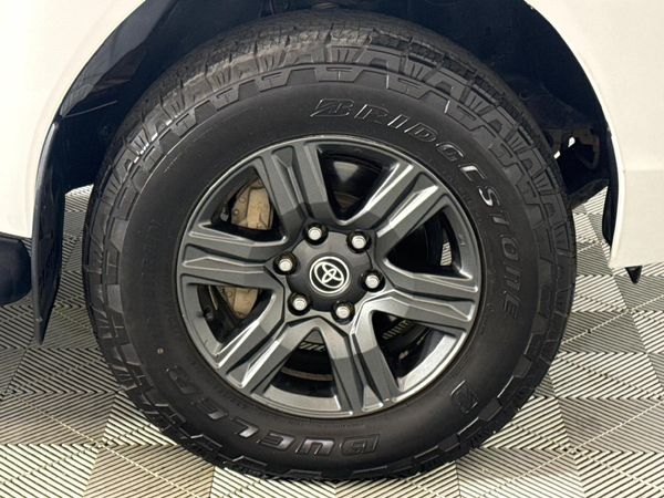 2022-Toyota-Hilux-24-GD-6-Raised-Body-Raider-Extended-Cab image:3