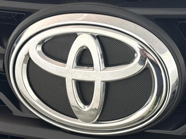 2021-Toyota-Fortuner-28-GD-6-Raised-Body-Auto image:11