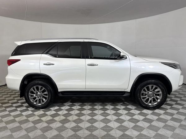 2021-Toyota-Fortuner-28-GD-6-Raised-Body-Auto image:17