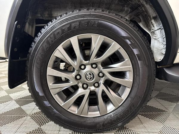 2021-Toyota-Fortuner-28-GD-6-Raised-Body-Auto image:5