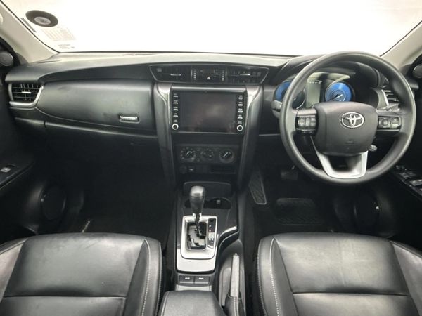 2025-Toyota-Fortuner-24-GD-6-RB-Auto image:1
