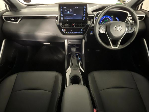 2024-Toyota-Corolla-Cross-18-XR-Hybrid image:1