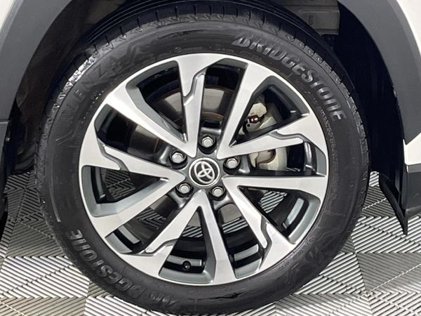 2024-Toyota-Corolla-Cross-18-XR-Hybrid image:5