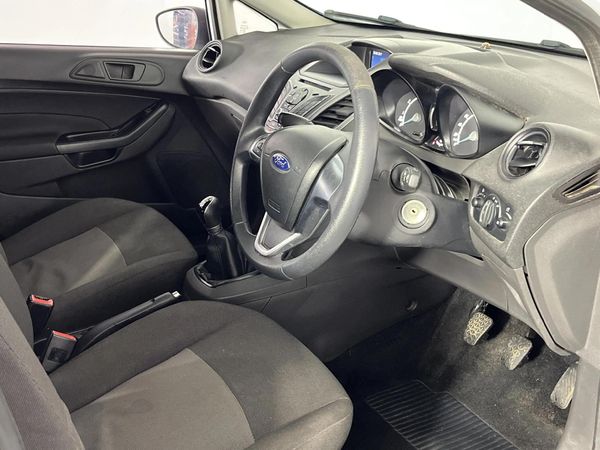 2017-Ford-Fiesta-14-Ambiente-5-dr image:9