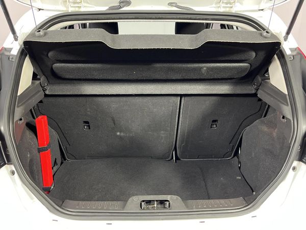 2017-Ford-Fiesta-14-Ambiente-5-dr image:14