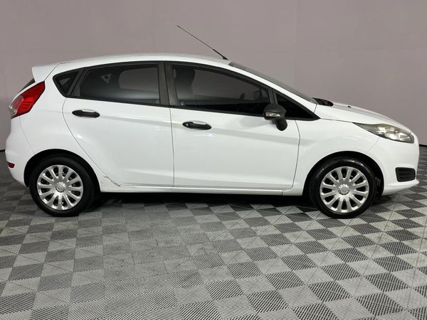2017-Ford-Fiesta-14-Ambiente-5-dr image:17