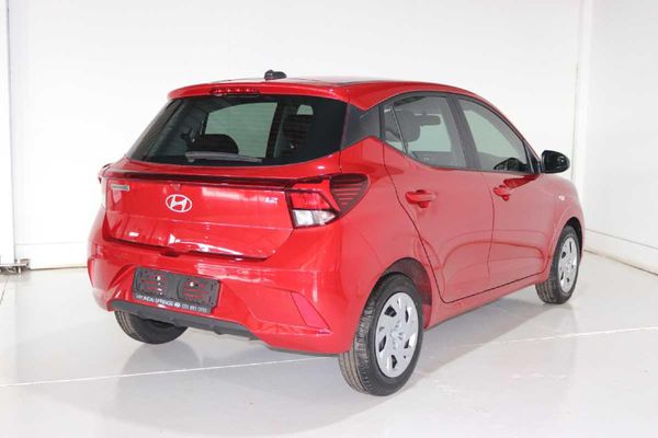 2026-Hyundai-Grand-i10-12-Motion-Auto image:3
