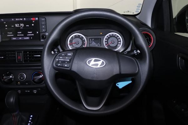 2026-Hyundai-Grand-i10-12-Motion-Auto image:8