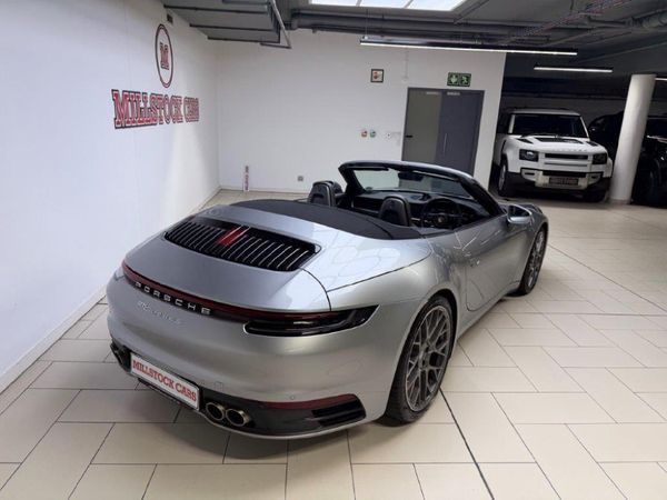 2020-Porsche-911-Carrera-4S-Cabriolet image:9