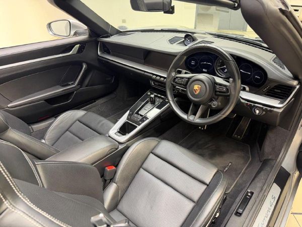 2020-Porsche-911-Carrera-4S-Cabriolet image:11
