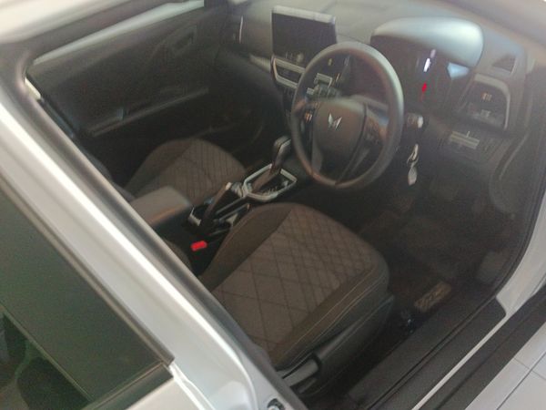 2025-Mahindra-XUV-3XO-12T-MX2-Auto image:13
