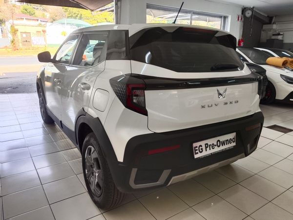 2025-Mahindra-XUV-3XO-12T-MX2-Auto image:4