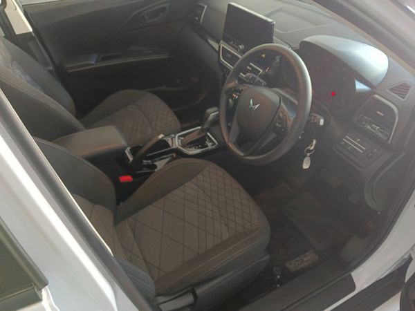 2025-Mahindra-XUV-3XO-12T-MX2-Auto image:7