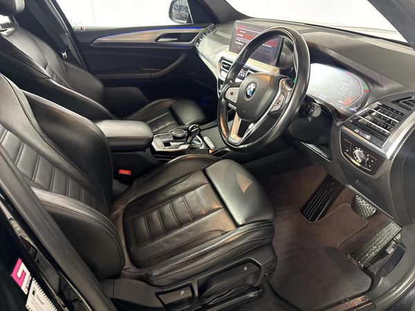 2022-BMW-X3-xDrive20d image:9