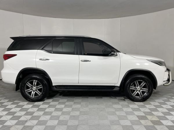 2023-Toyota-Fortuner-24-GD-6-RB-Auto image:14