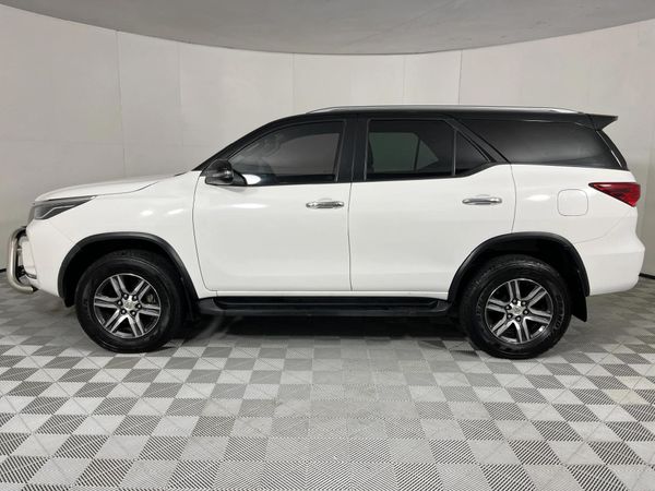 2023-Toyota-Fortuner-24-GD-6-RB-Auto image:16