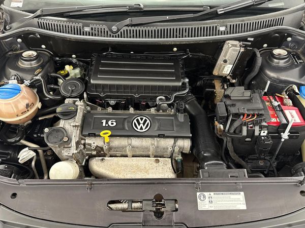 2016-Volkswagen-Polo-Vivo-GP-16-Comfortline image:11