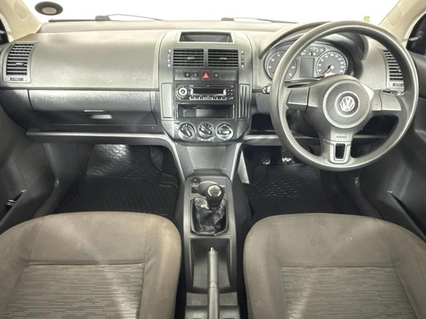 2016-Volkswagen-Polo-Vivo-GP-16-Comfortline image:1