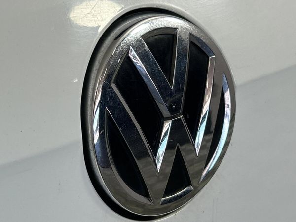 2014-Volkswagen-Golf-VII-14-TSI-Comfortline image:11