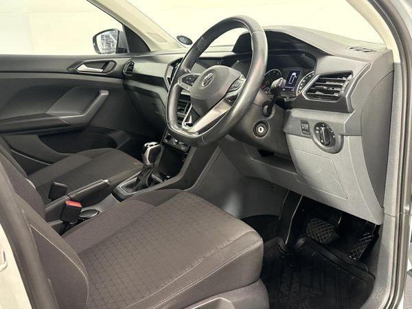 2020-Volkswagen-T-Cross-10-TSI-Highline-Auto image:8