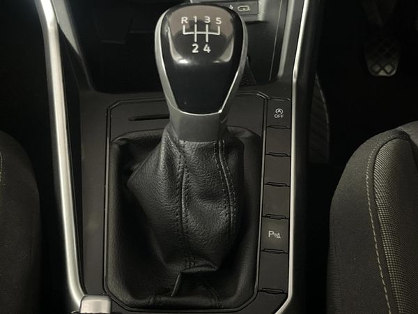 2022-Volkswagen-Polo-10-TSI-Life image:10