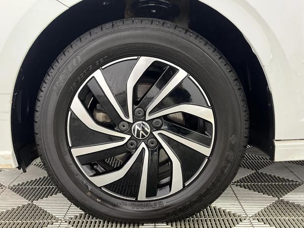 2022-Volkswagen-Polo-10-TSI-Life image:4