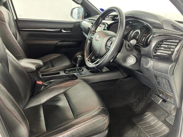 2019-Toyota-Hilux-28-GD-6-Raised-Body-Auto-Raider-Double-Cab image:9