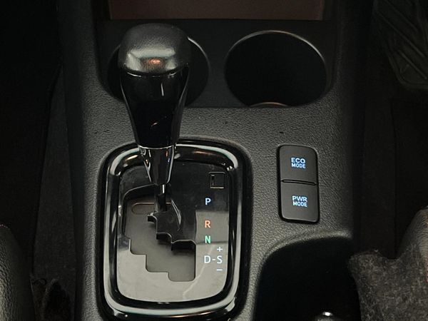 2019-Toyota-Hilux-28-GD-6-Raised-Body-Auto-Raider-Double-Cab image:10