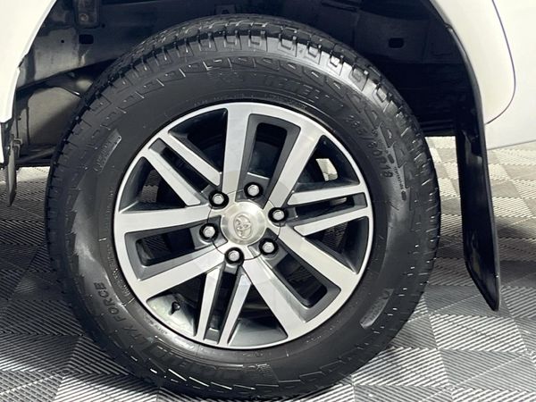 2019-Toyota-Hilux-28-GD-6-Raised-Body-Auto-Raider-Double-Cab image:6