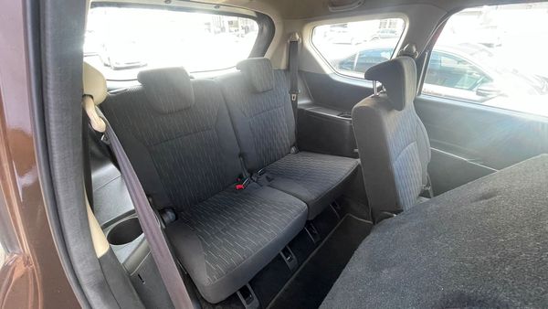 2025-Toyota-Rumion-15-TX image:15