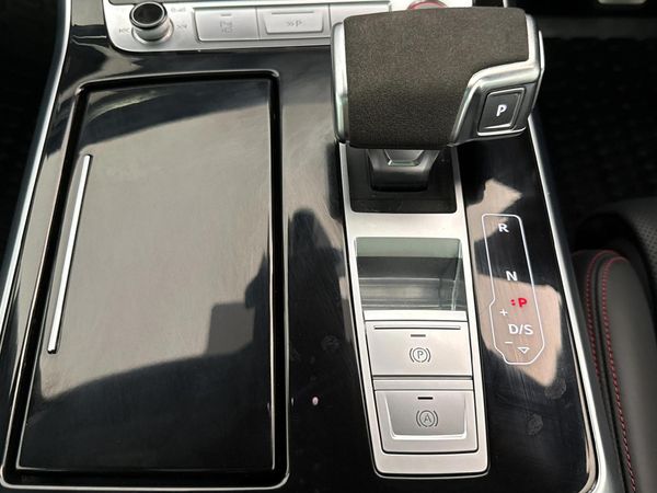 2023-Audi-RSQ8-quattro-441kW image:10