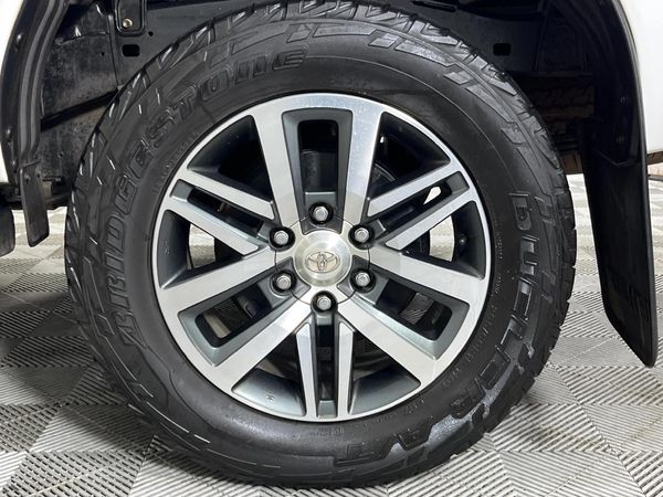 2019-Toyota-Hilux-28-GD-6-Raised-Body-Auto-Raider-Double-Cab image:5