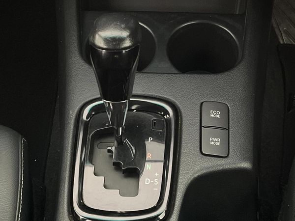 2019-Toyota-Hilux-28-GD-6-Raised-Body-Auto-Raider-Double-Cab image:8