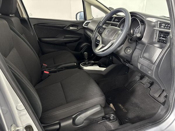 2022-Honda-WR-V-12-Elegance image:9