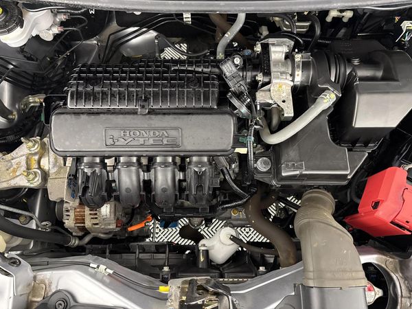 2022-Honda-WR-V-12-Elegance image:12